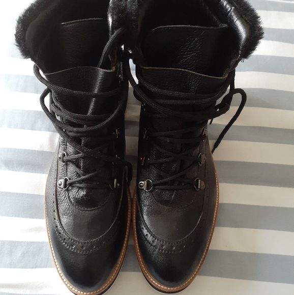 Valentina Shoes - NWOT Valentina leather boot with fur trim